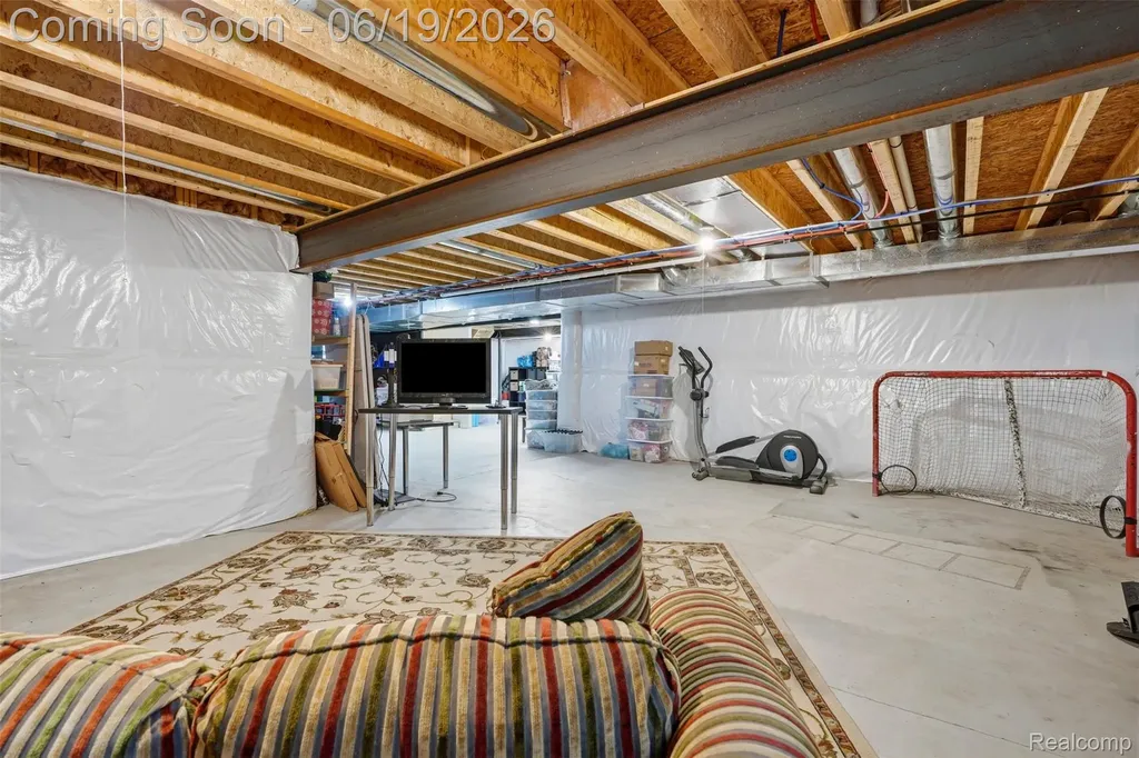 9001 Van Dusen Court Green Oak Township MI 48178
