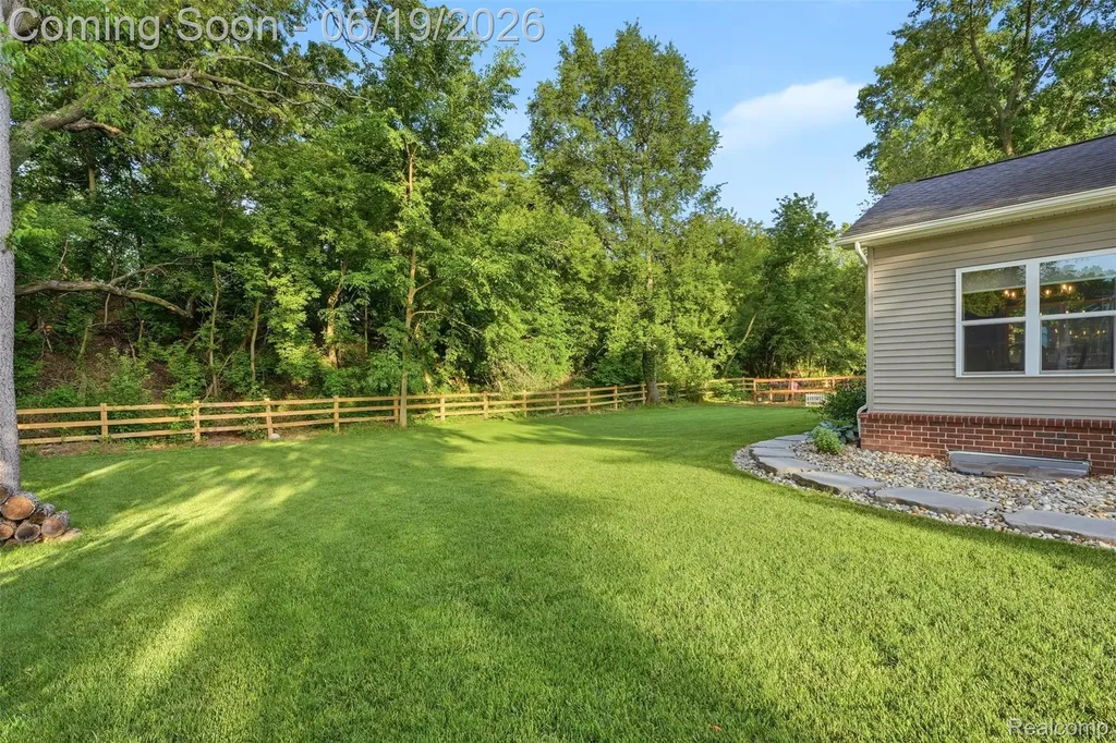 9001 Van Dusen Court Green Oak Township MI 48178
