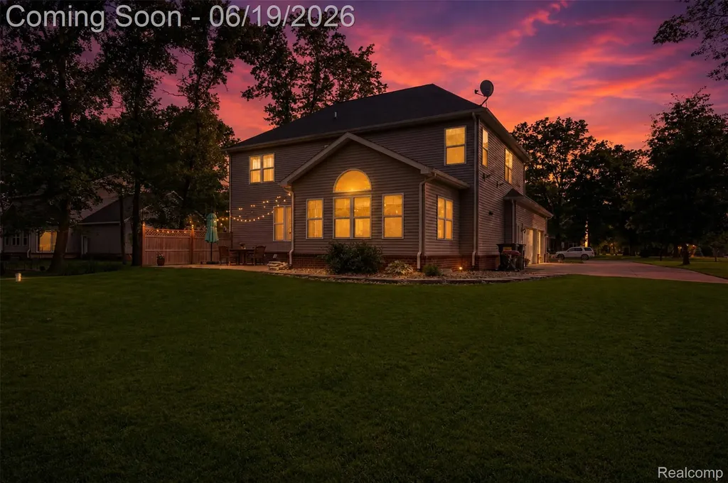 9001 Van Dusen Court Green Oak Township MI 48178