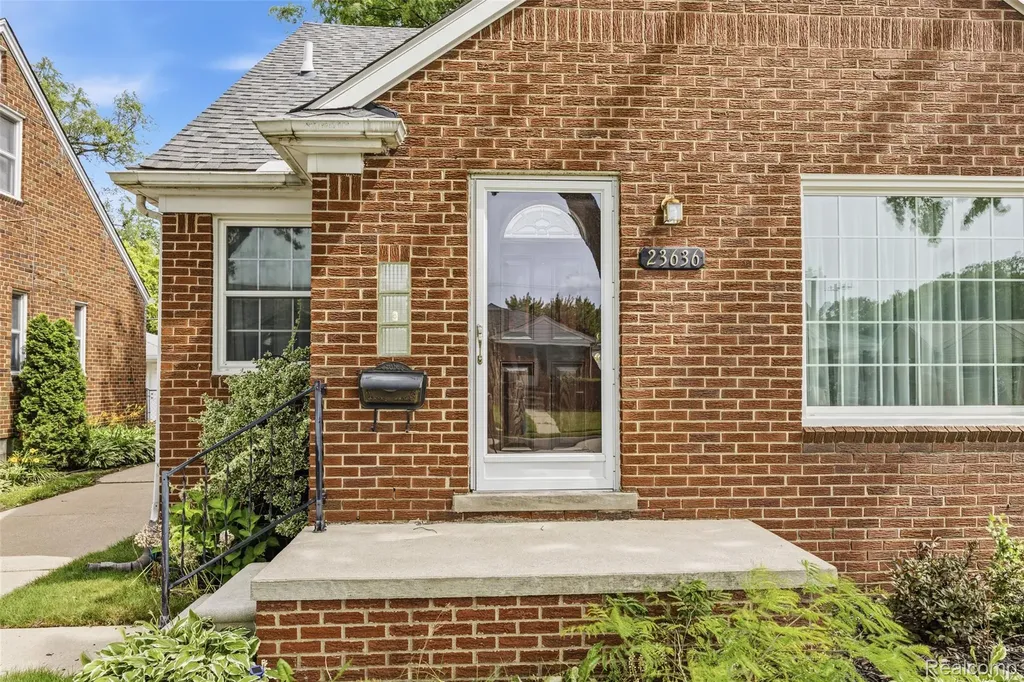 23636 Edward Street Dearborn City MI 48128