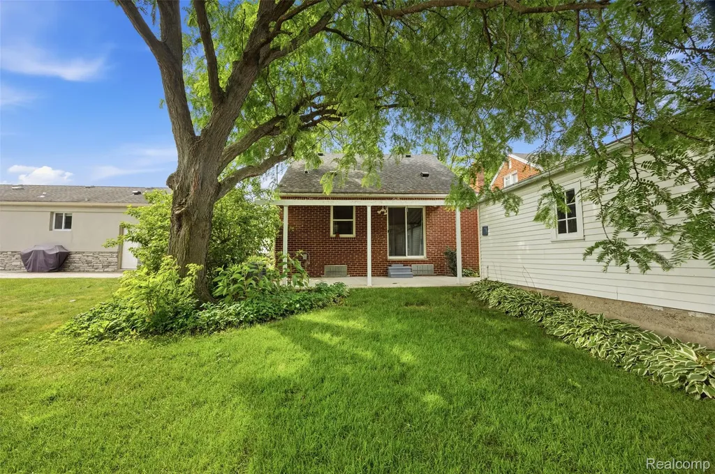 23636 Edward Street Dearborn City MI 48128