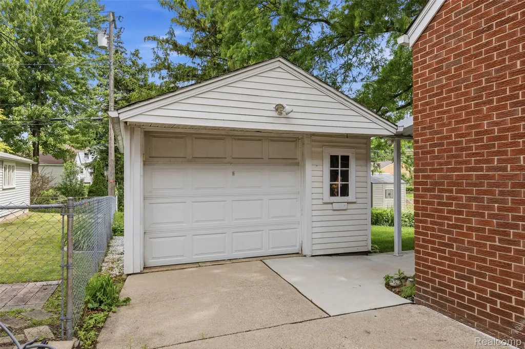 23636 Edward Street Dearborn City MI 48128