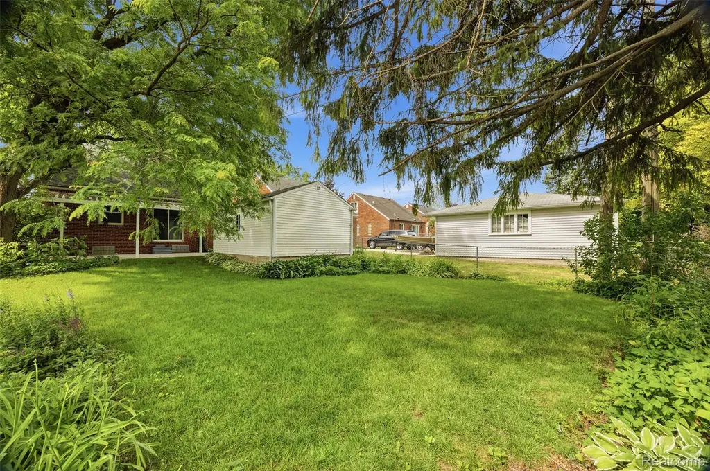 23636 Edward Street Dearborn City MI 48128