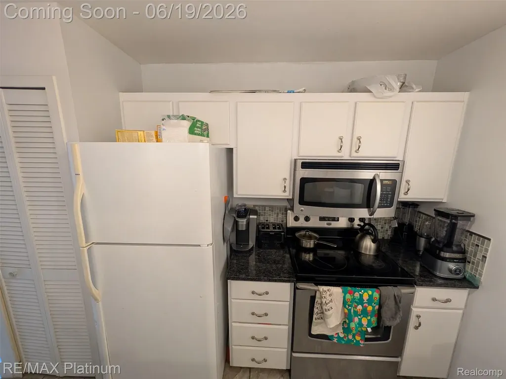 2085 Fox Hollow Drive Meridian Charter Township MI 48864
