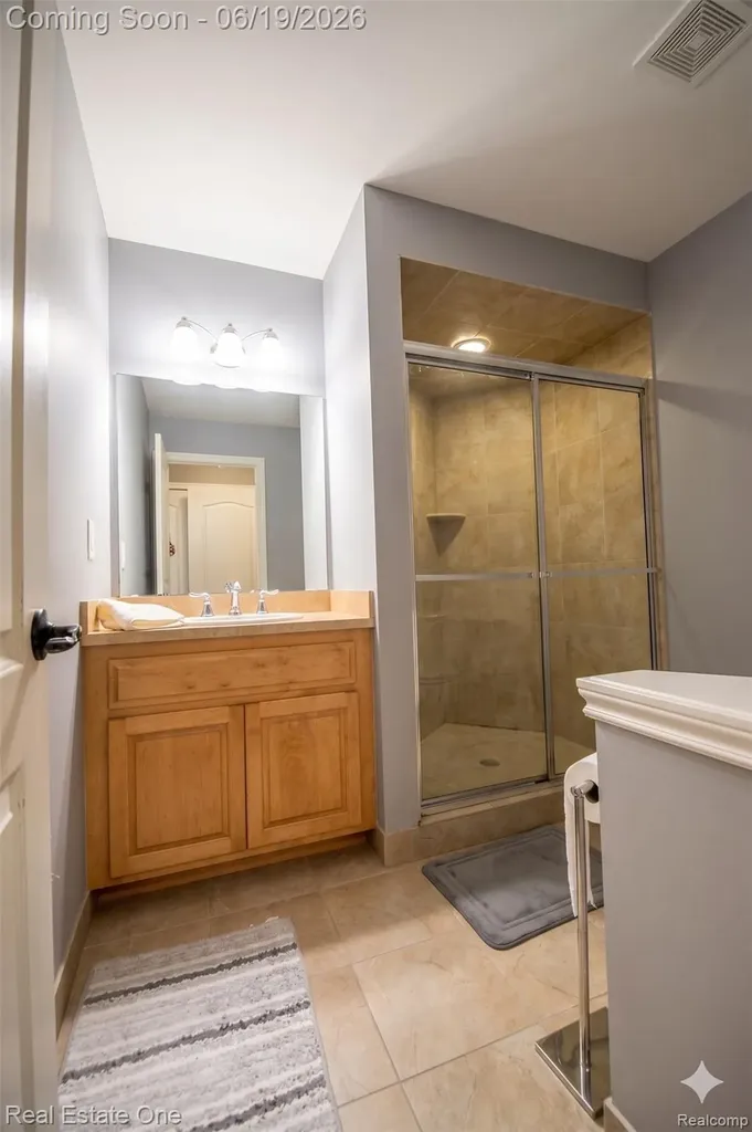 1576 Galena Rochester Hills City MI 48306