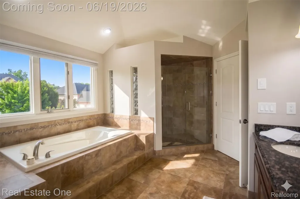1576 Galena Rochester Hills City MI 48306