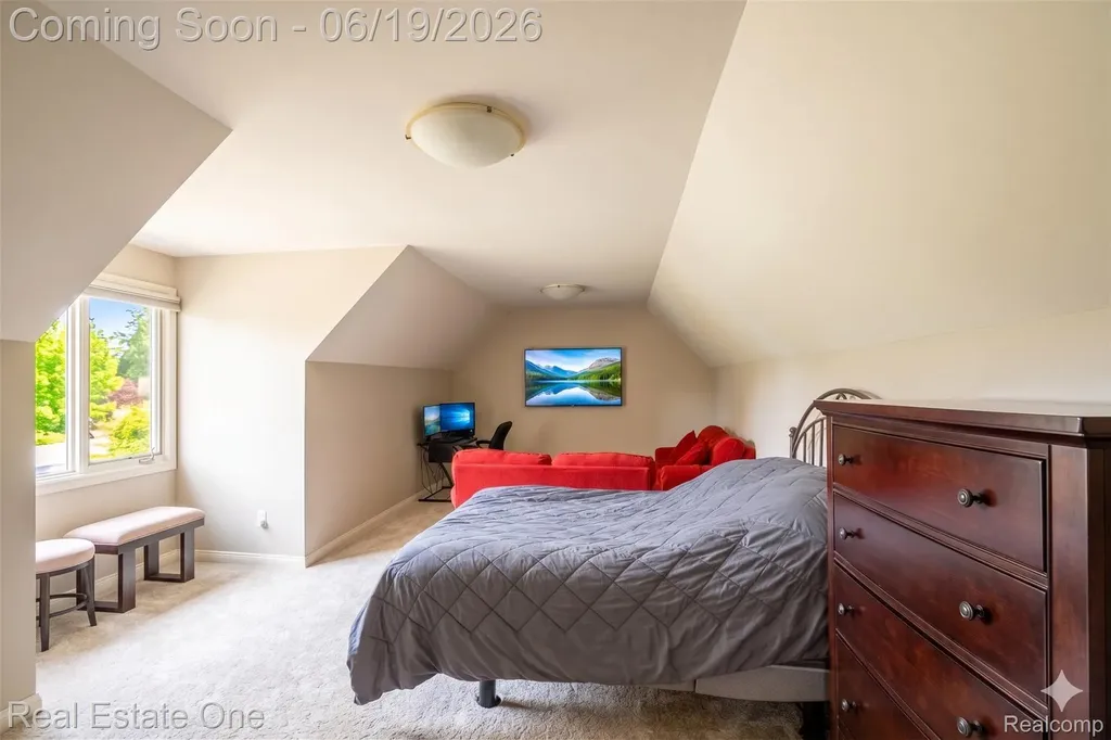 1576 Galena Rochester Hills City MI 48306