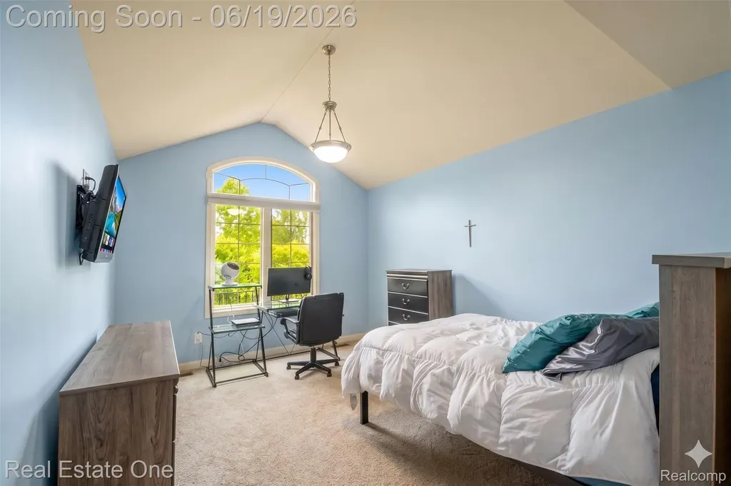 1576 Galena Rochester Hills City MI 48306
