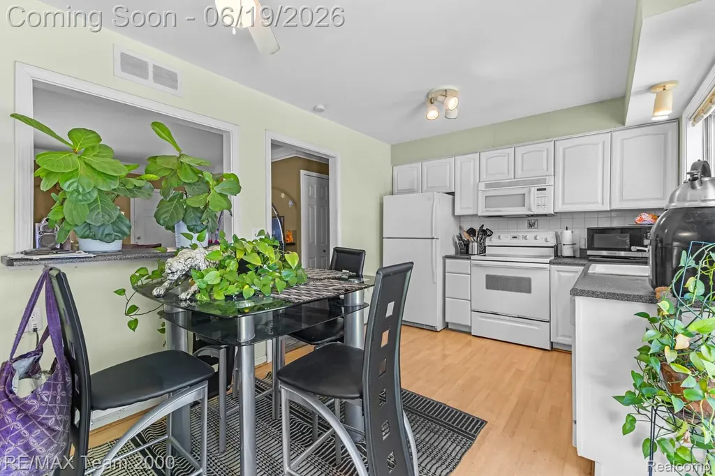 18533 Matthew Drive Clinton Charter Township MI 48035