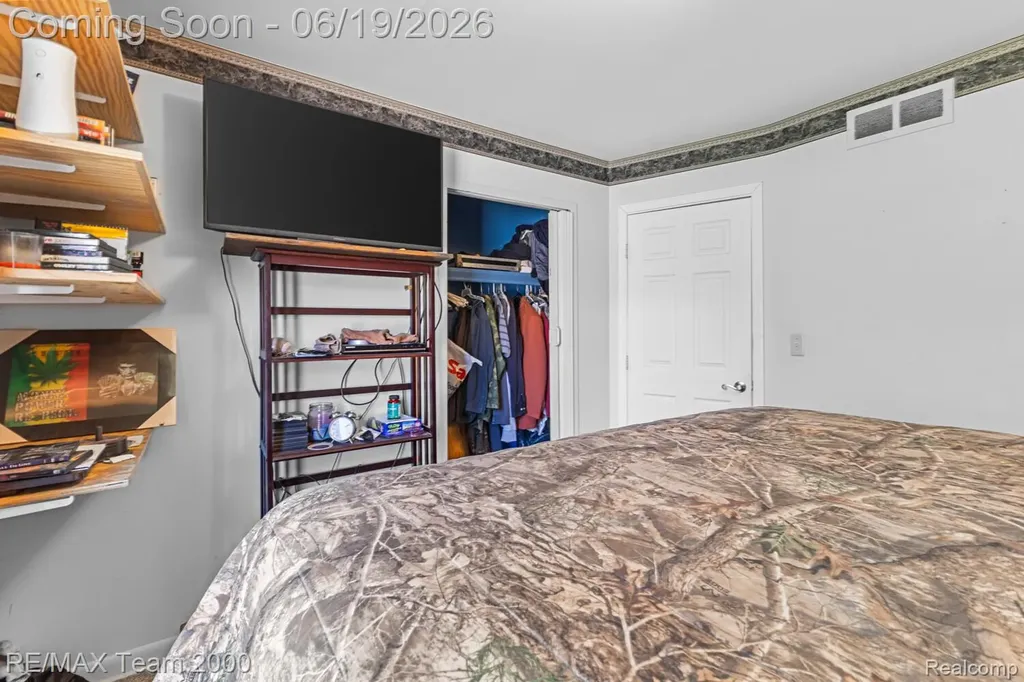 18533 Matthew Drive Clinton Charter Township MI 48035