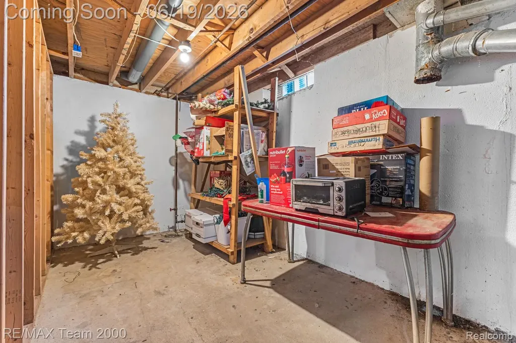 18533 Matthew Drive Clinton Charter Township MI 48035