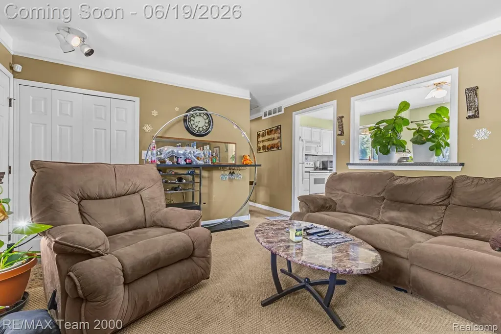 18533 Matthew Drive Clinton Charter Township MI 48035
