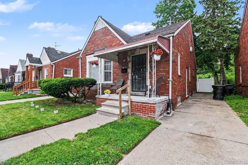 17333 Mansfield Street Detroit City MI 48235