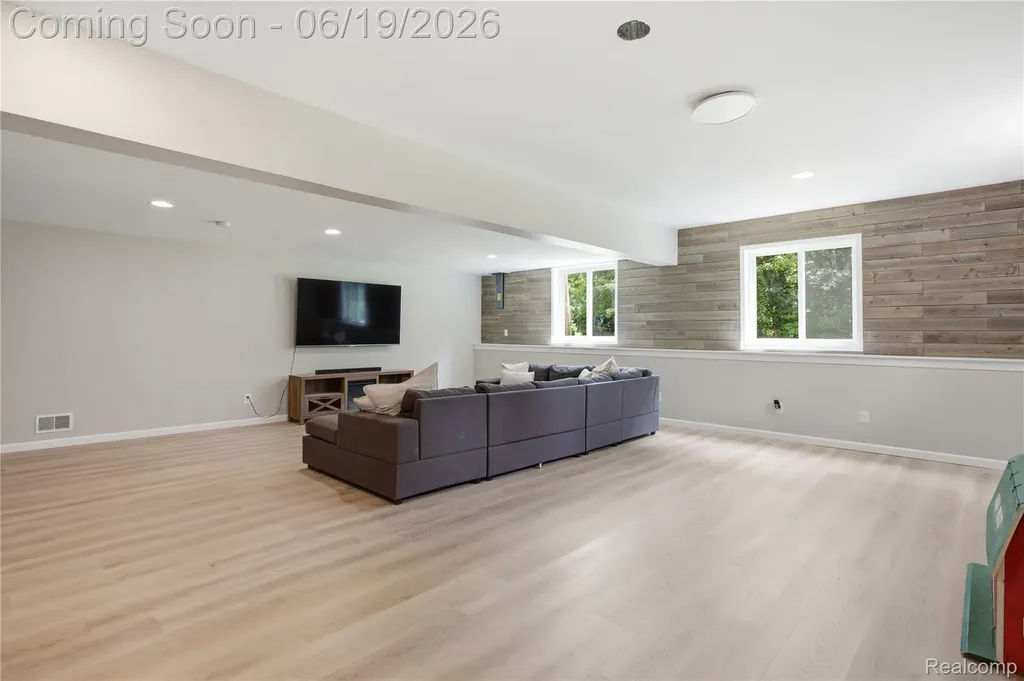 5739 Suntar Valley Drive Howell Township MI 48836
