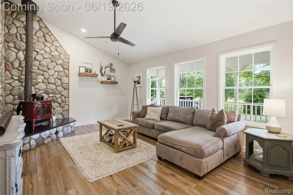 5739 Suntar Valley Drive Howell Township MI 48836