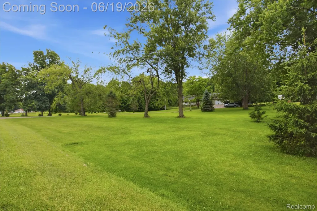 5739 Suntar Valley Drive Howell Township MI 48836