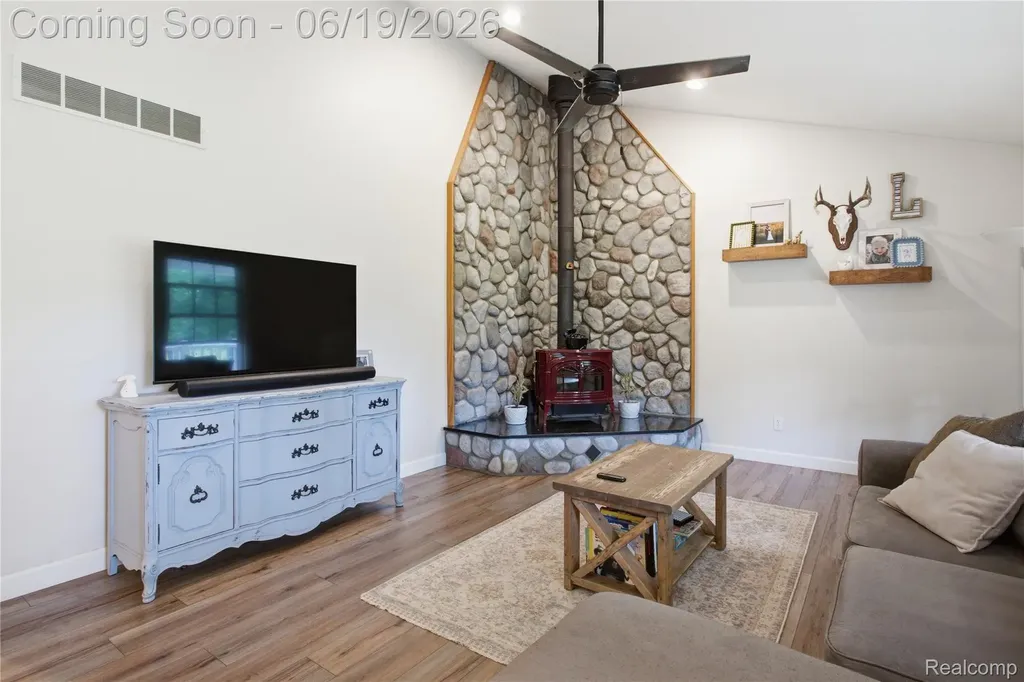 5739 Suntar Valley Drive Howell Township MI 48836