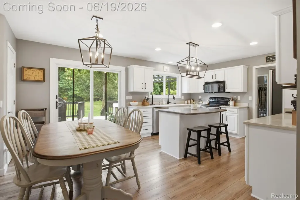 5739 Suntar Valley Drive Howell Township MI 48836