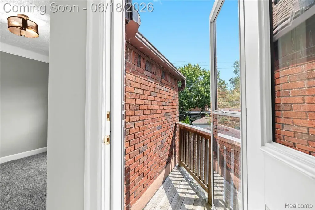 312 Mckinley Avenue Grosse Pointe Farms City MI 48236