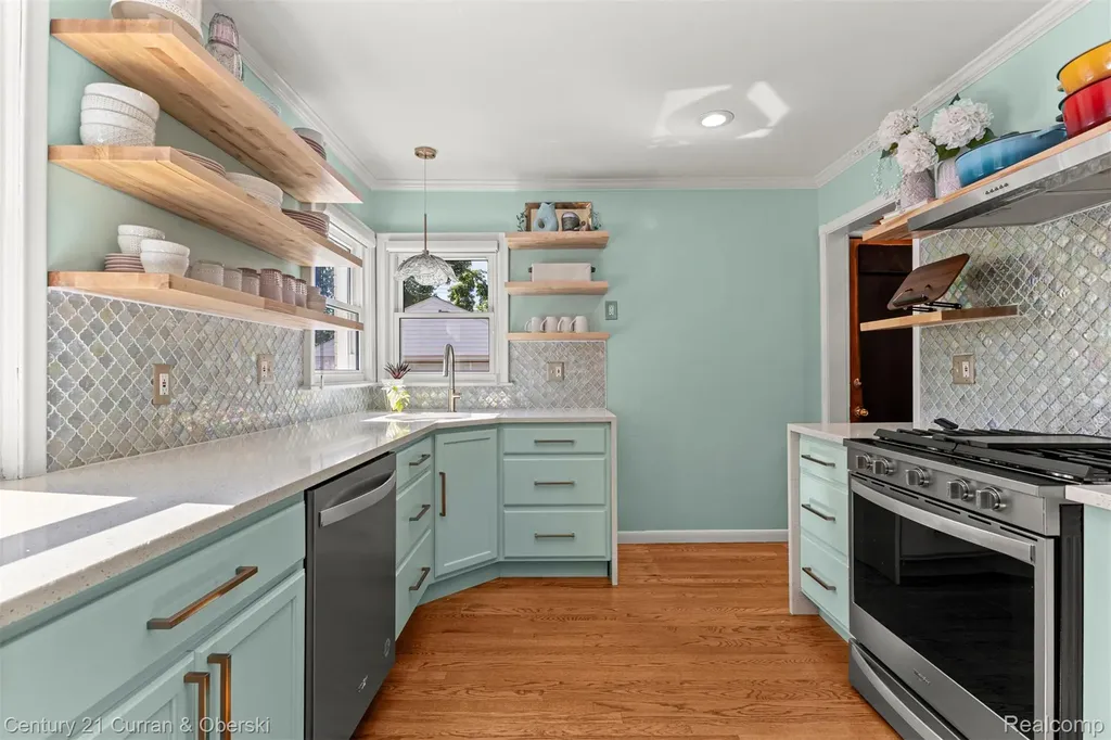 29655 Westfield Street Livonia City MI 48150