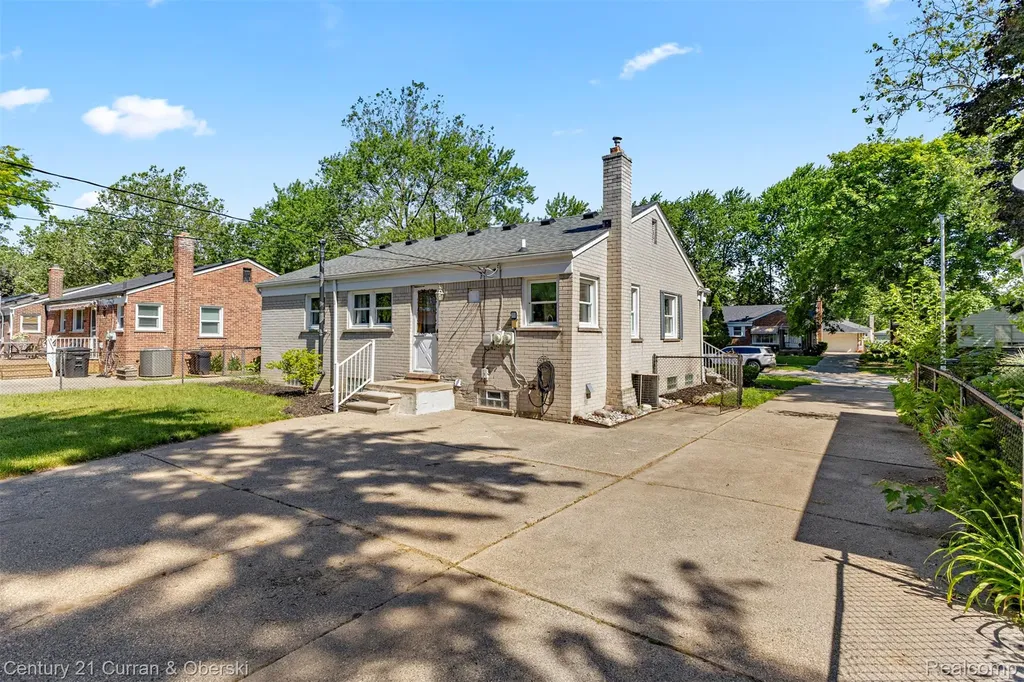 29655 Westfield Street Livonia City MI 48150