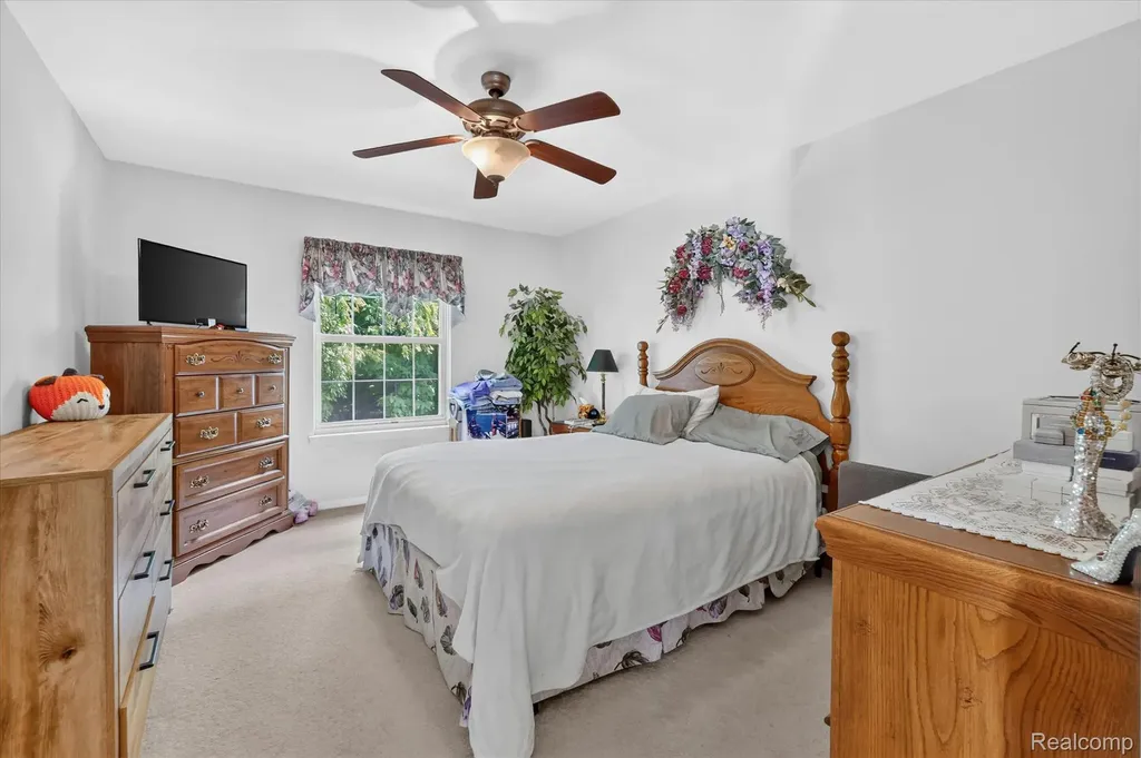 7866 Rivergate Drive Westland City MI 48185