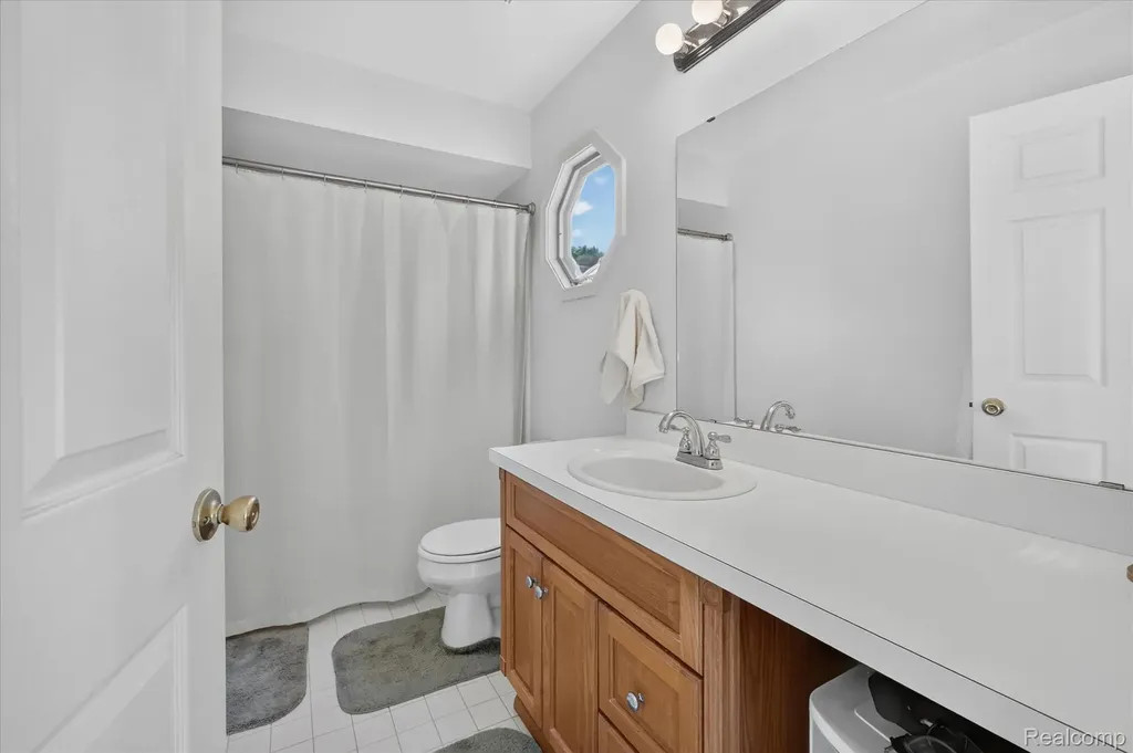 7866 Rivergate Drive Westland City MI 48185
