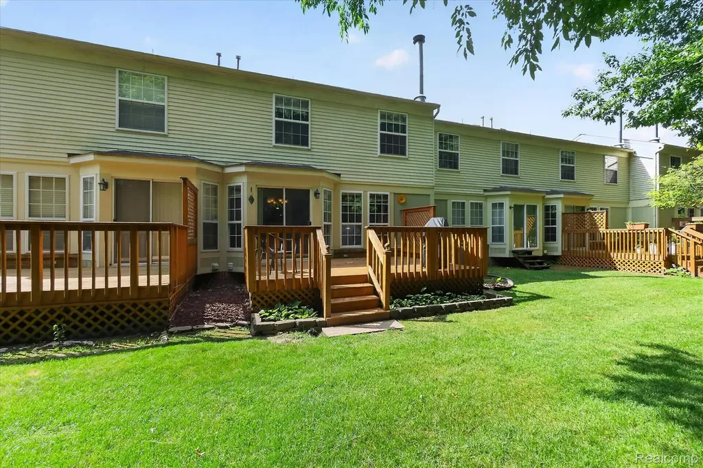 7866 Rivergate Drive Westland City MI 48185