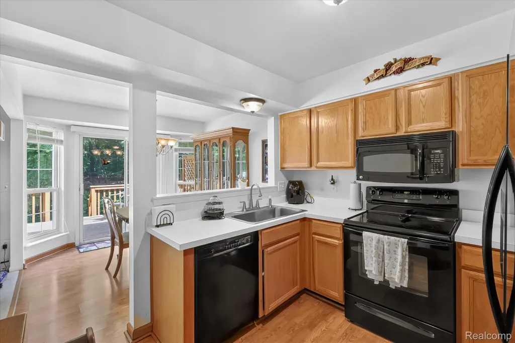 7866 Rivergate Drive Westland City MI 48185