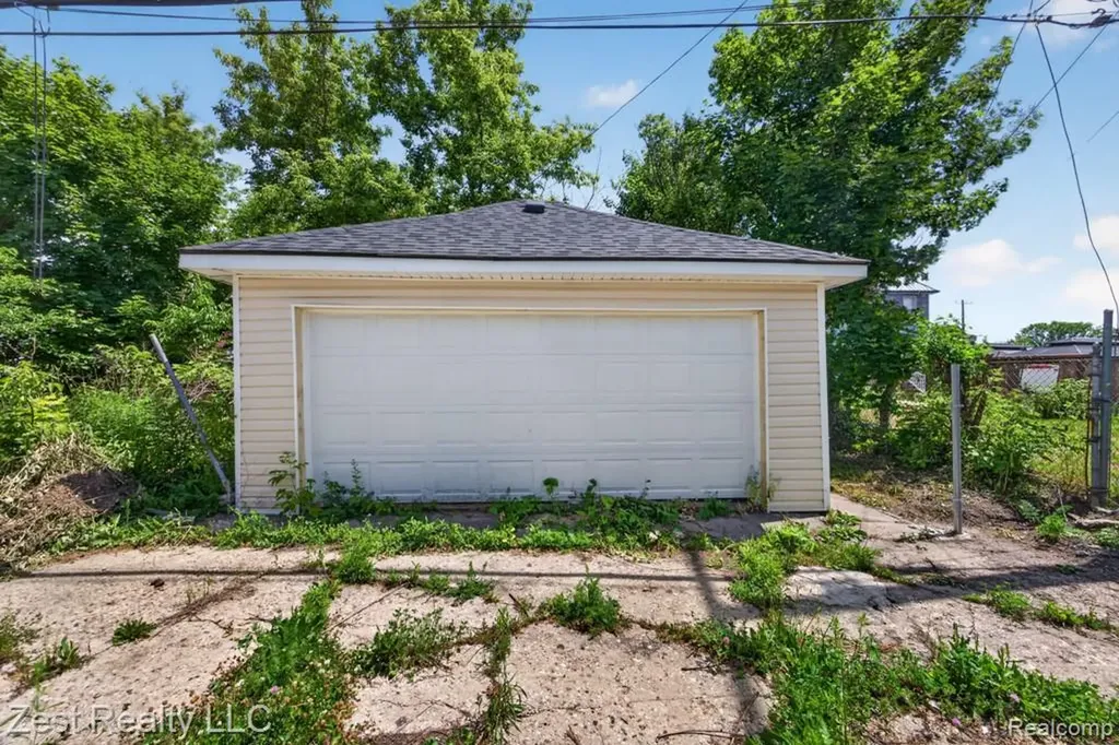 2525 Bewick Street Detroit City MI 48214
