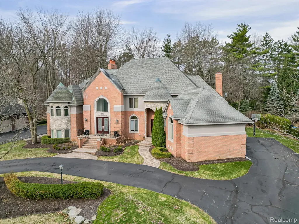 3586 Walnut Brook Drive Rochester Hills City MI 48309