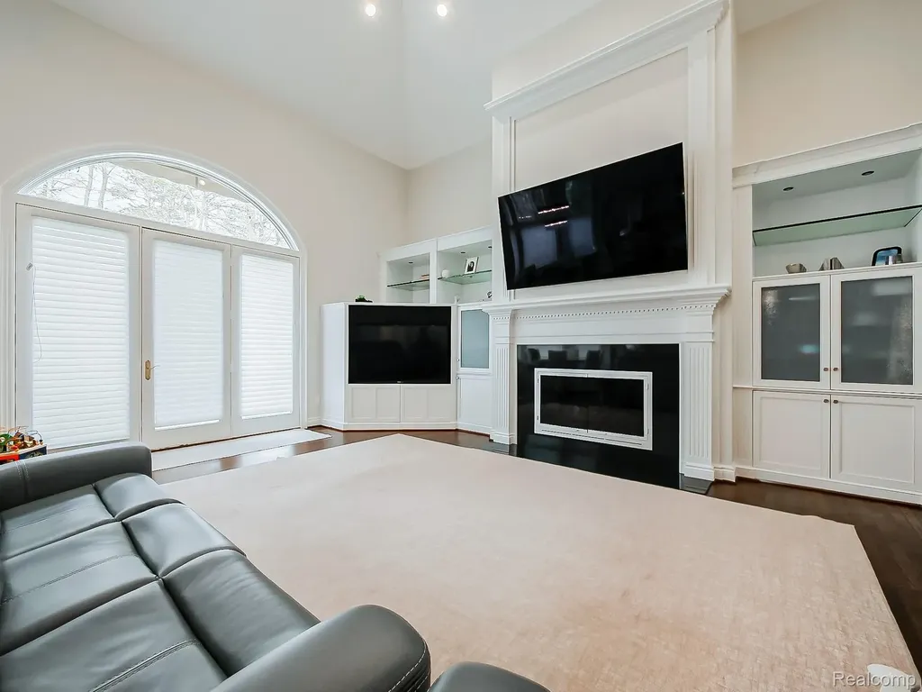 3586 Walnut Brook Drive Rochester Hills City MI 48309