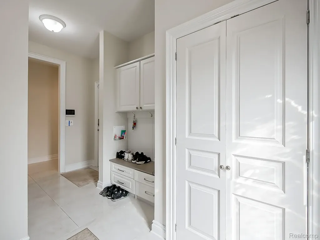 3586 Walnut Brook Drive Rochester Hills City MI 48309