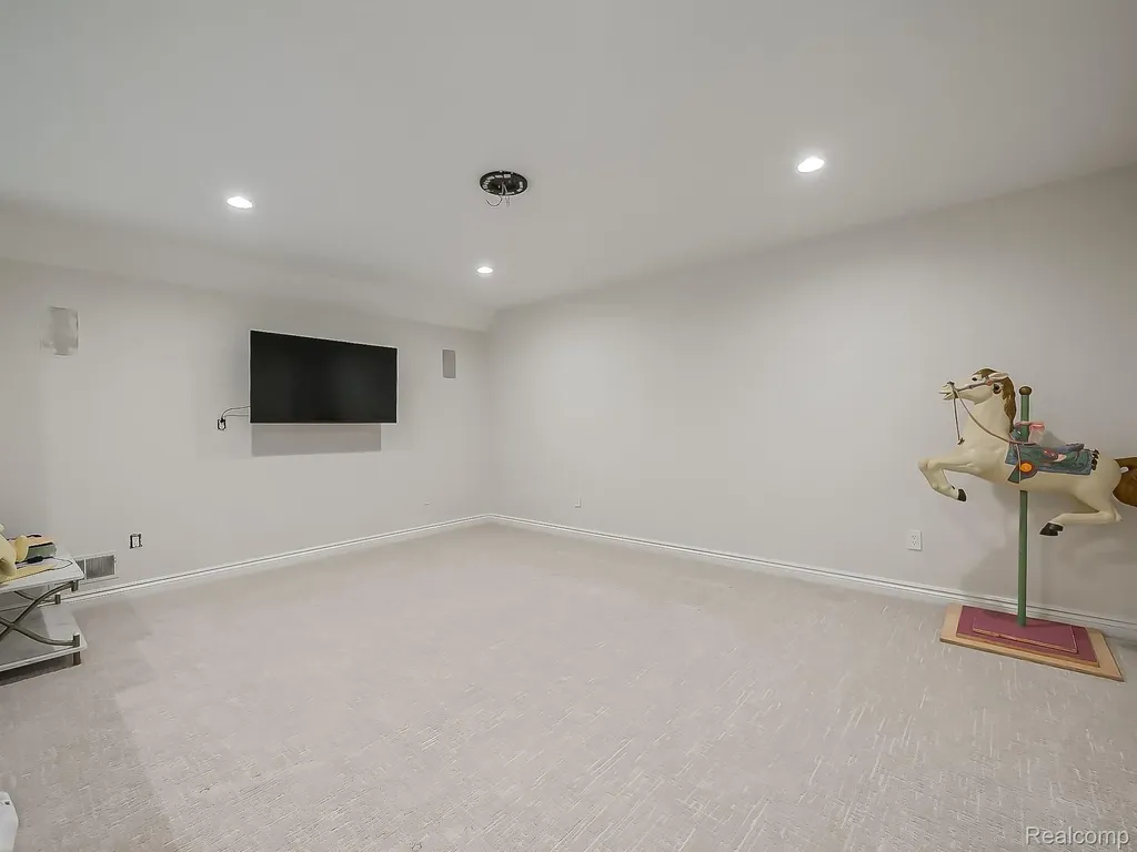 3586 Walnut Brook Drive Rochester Hills City MI 48309