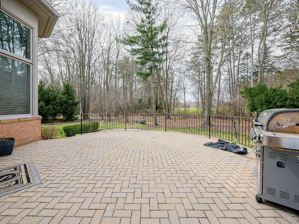 3586 Walnut Brook Drive Rochester Hills City MI 48309