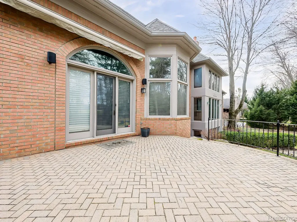 3586 Walnut Brook Drive Rochester Hills City MI 48309