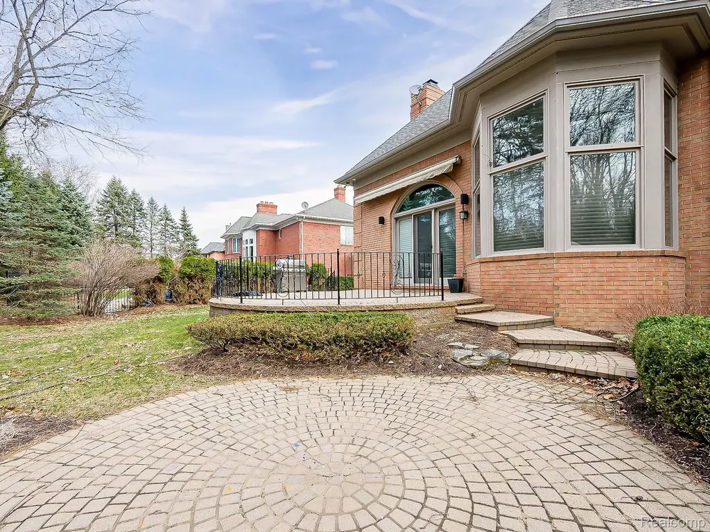 3586 Walnut Brook Drive Rochester Hills City MI 48309
