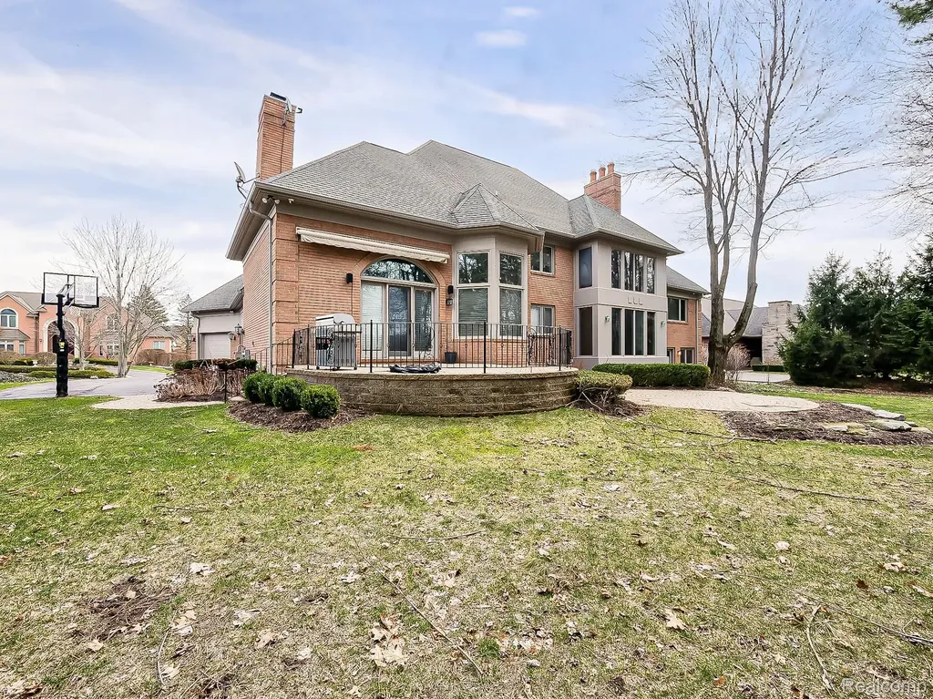 3586 Walnut Brook Drive Rochester Hills City MI 48309
