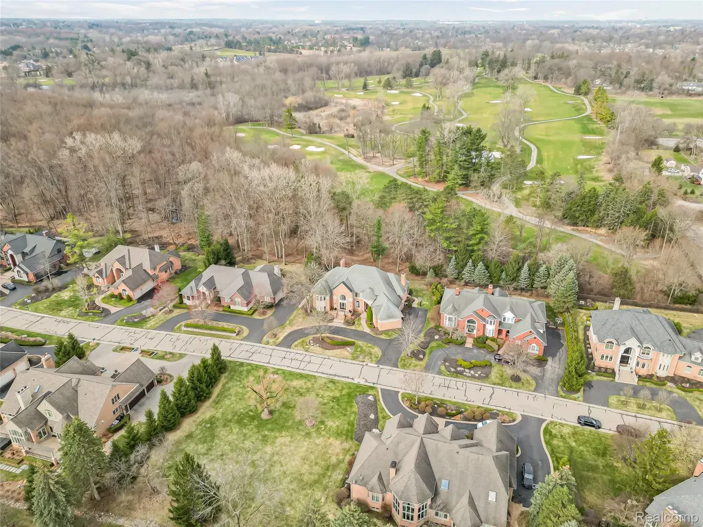 3586 Walnut Brook Drive Rochester Hills City MI 48309