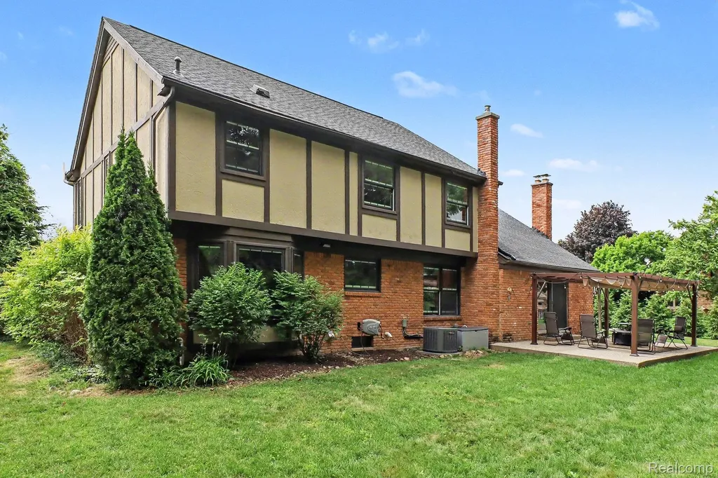 20145 Woodbend Drive Northville Township MI 48167