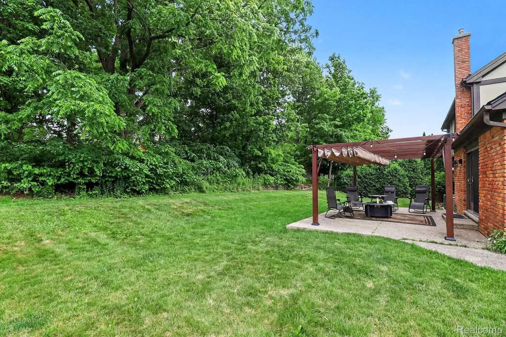 20145 Woodbend Drive Northville Township MI 48167