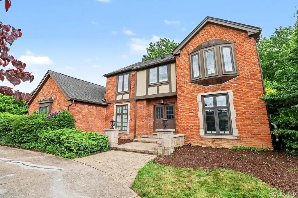20145 Woodbend Drive Northville Township MI 48167