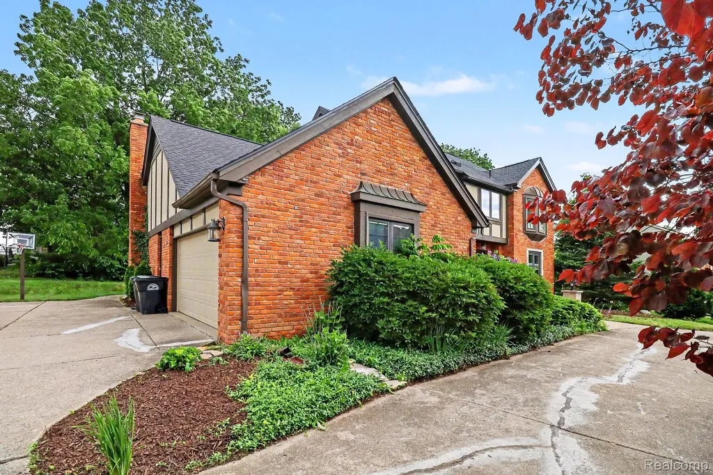 20145 Woodbend Drive Northville Township MI 48167