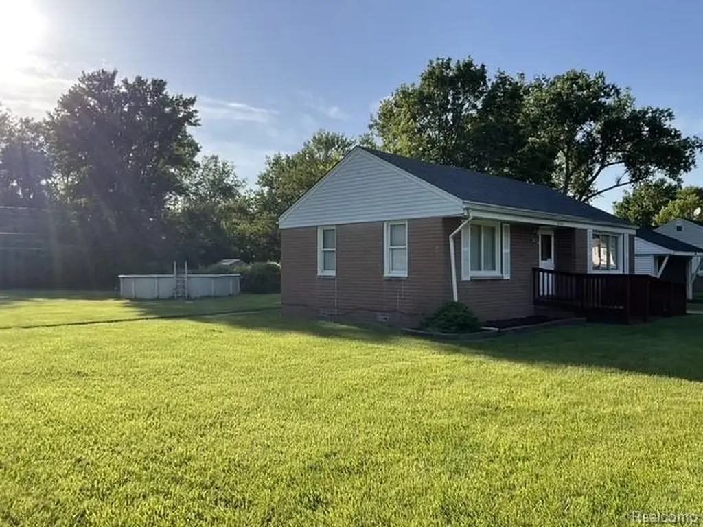 14180 Huron Street Taylor City MI 48180