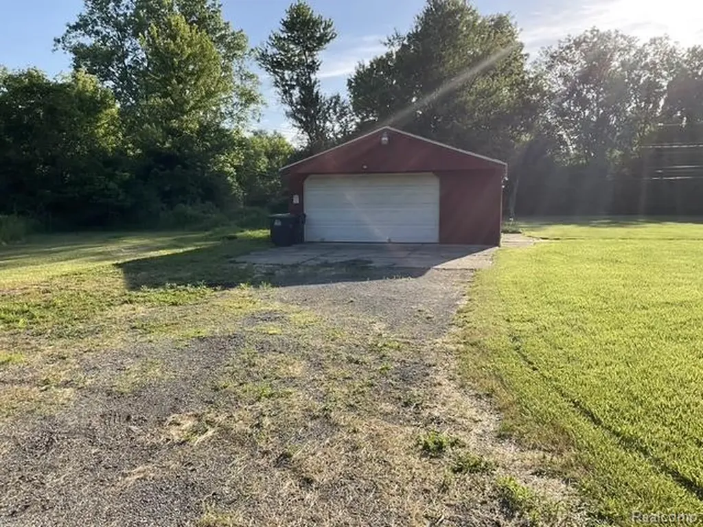 14180 Huron Street Taylor City MI 48180