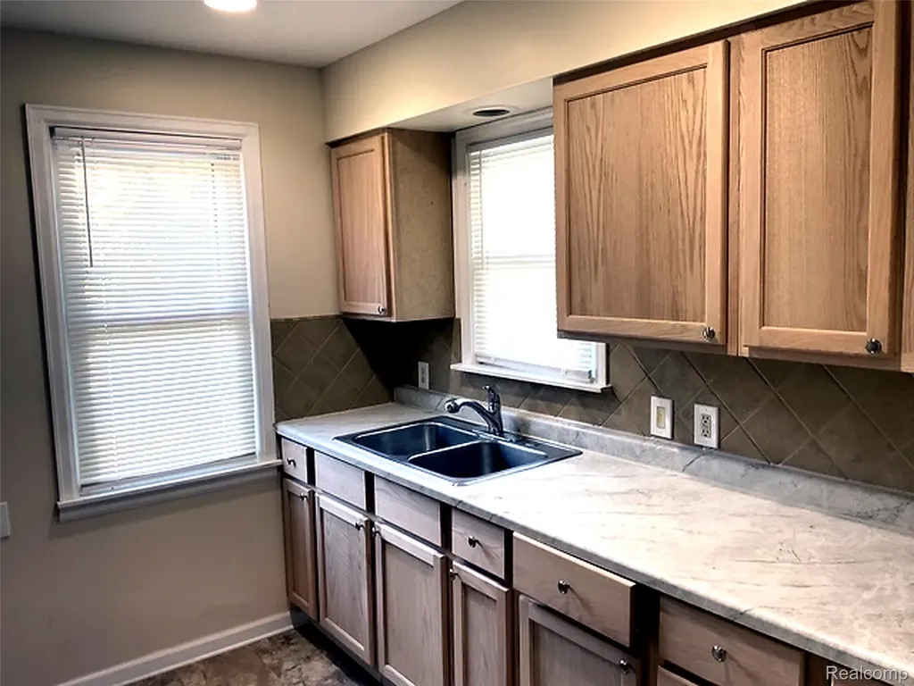 14180 Huron Street Taylor City MI 48180