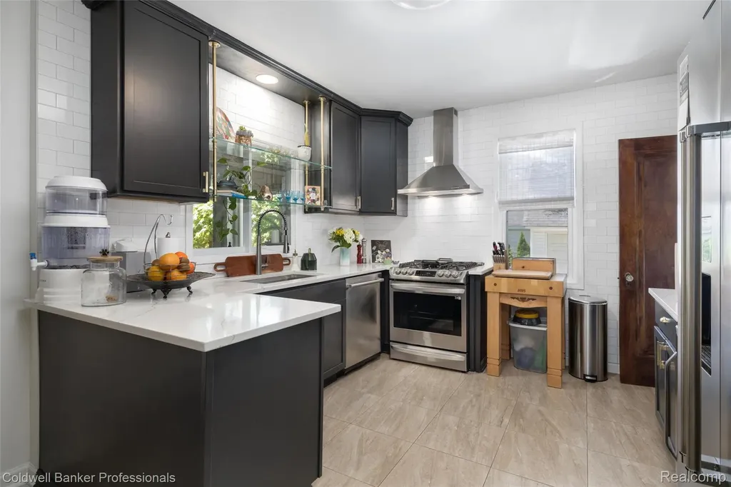 1377 Harvard Road Grosse Pointe Park City MI 48230