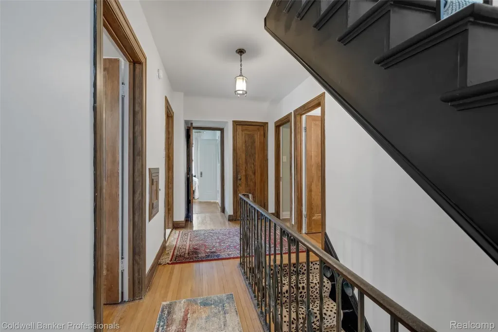 1377 Harvard Road Grosse Pointe Park City MI 48230