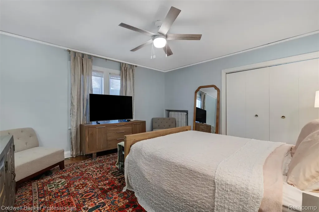 1377 Harvard Road Grosse Pointe Park City MI 48230