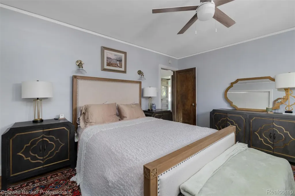 1377 Harvard Road Grosse Pointe Park City MI 48230